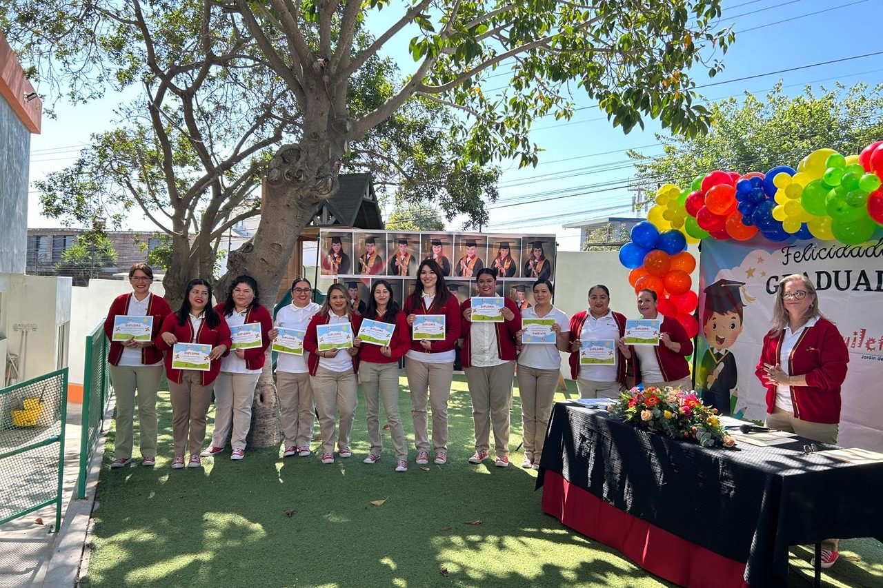 Equipo de maestras de Reguilete Jardín de Niños